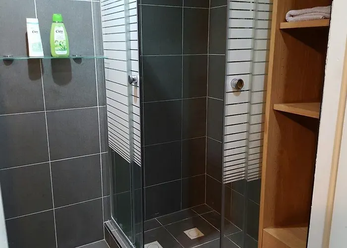 + Insulinde Hotell *