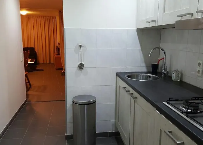 + Insulinde Hotell *