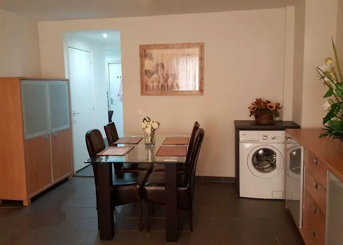 + Insulinde * Tilbourg