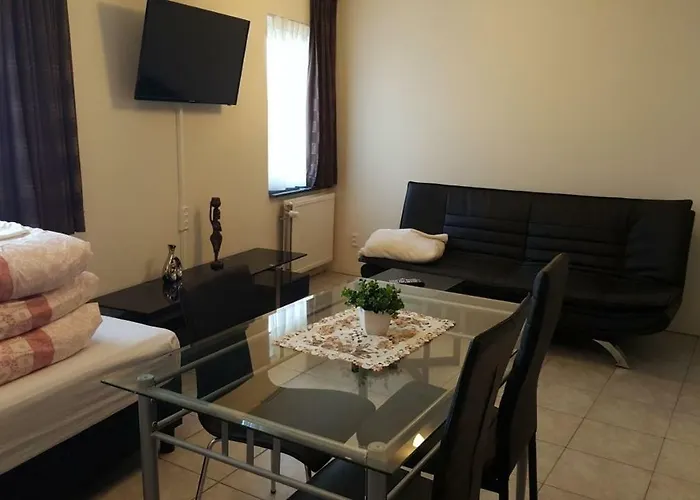 + Insulinde * Tilbourg