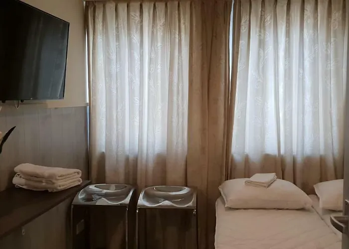 + Insulinde Hotell Tilburg