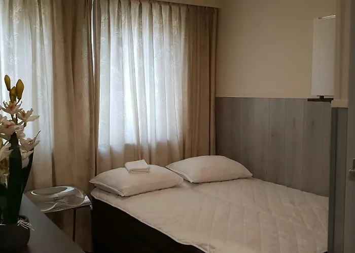 + Insulinde * Tilbourg